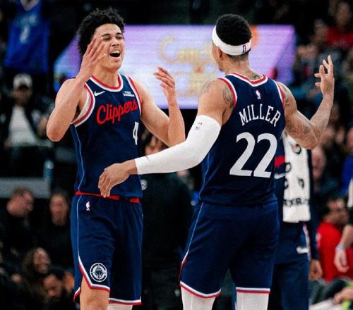 哈尔滨亚冬,会中国代表,团领奖服正,28圈网页版,28圈网页版官网,28圈H5网页版,28圈app官网进入